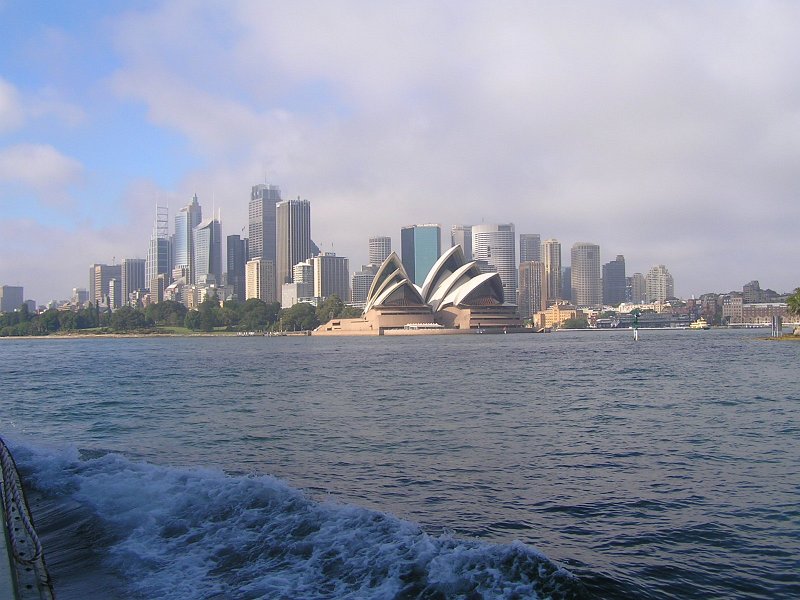 41 (3) Downtown Sydney from the Lirribilli ferry.JPG